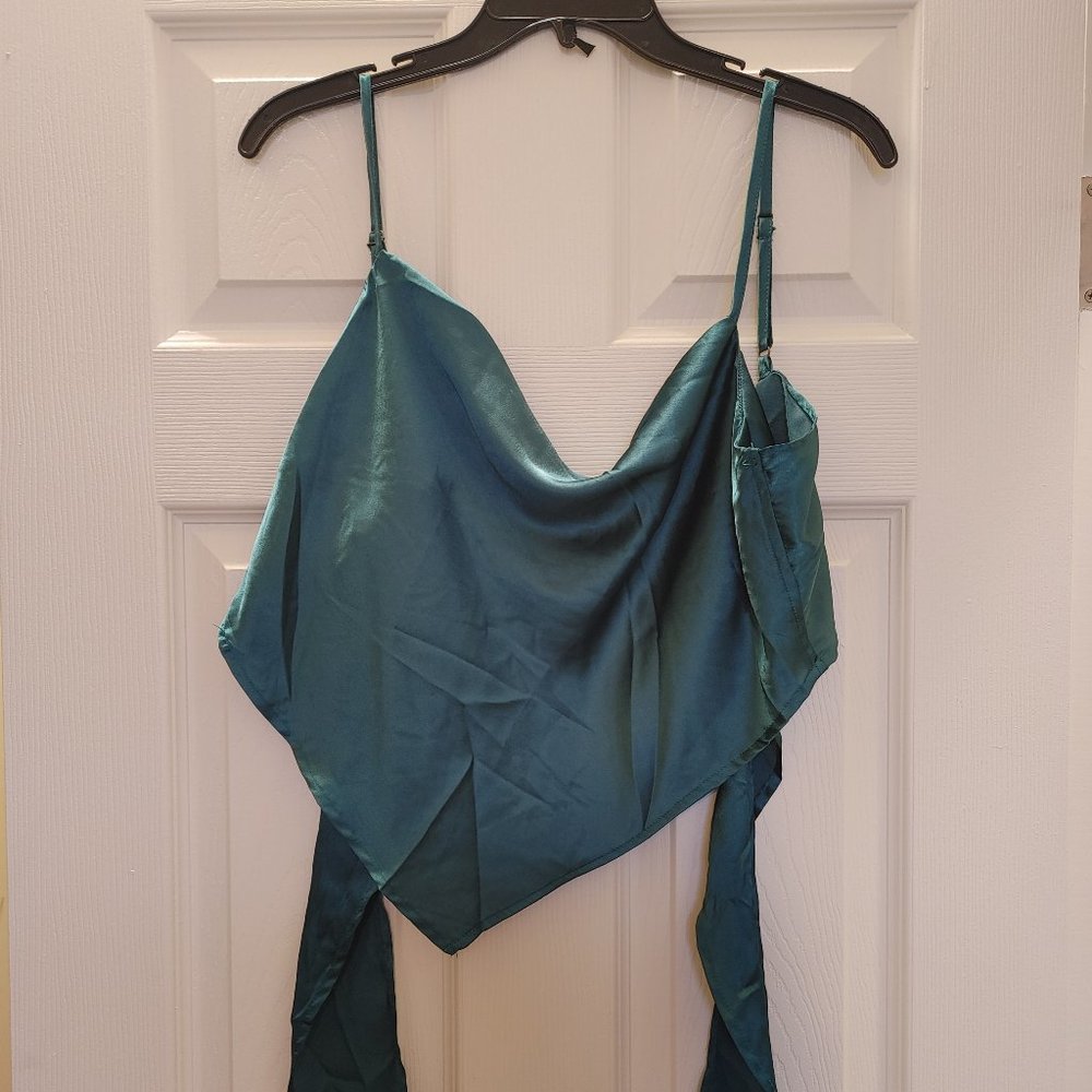 Women's bandana top